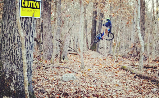 Bicycle Repair Shop «Riverside Bicycle Shop», reviews and photos, 101 N Riverside Dr, Clarksville, TN 37040, USA