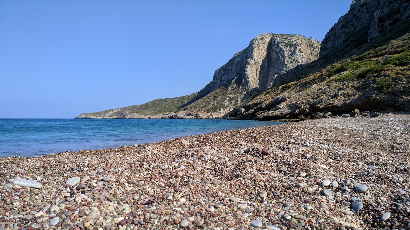 Foto di Kaki Lagkada con spiaggia spaziosa