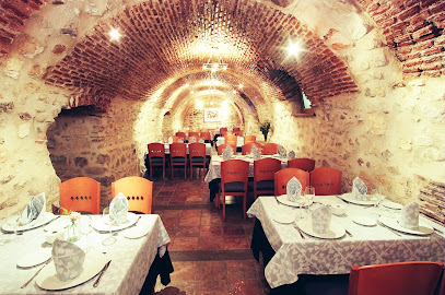 Restaurante José - Pl. Mayor, 4, 40001 Segovia, Spain