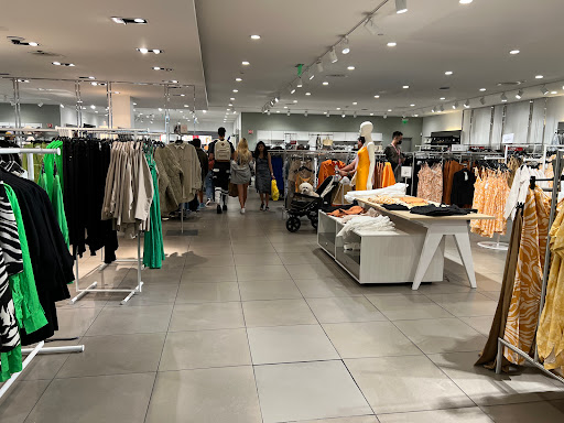 Clothing Store «H&M», reviews and photos, 1220 Great Mall Dr, Milpitas, CA 95035, USA