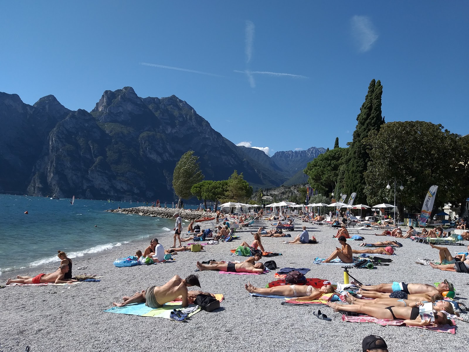 Spiaggia Lungolago'in fotoğrafı geniş plaj ile birlikte