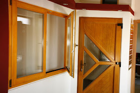 Balaton-Ablak Energetikai Kft. Műanyag bejárati ajtó beépítése, cseréje, beltéri ajtók, nyílászáró beépítés, erkély ajtó, tolóbukó ablakok, ablakbeszerelés