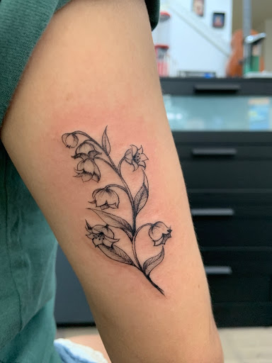 Explore finger name tattoo ideas, creative tattoo ideas in Renton, available at Rum Thai Tattoo