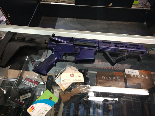 Flea Market «Shelby County Flea Market», reviews and photos, 820 Buck Creek Rd, Simpsonville, KY 40067, USA