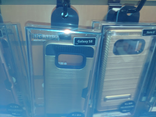 Electronics Repair Shop «Cell Spot Cell Phone Repair», reviews and photos, 1622 Edinger Ave E, Tustin, CA 92780, USA