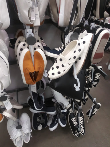 Clothing Store «Old Navy», reviews and photos, 1009 Flatbush Ave, Brooklyn, NY 11226, USA