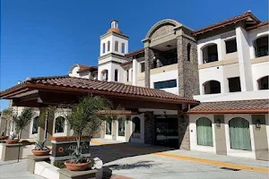 La Quinta Inn & Suites by Wyndham Santa Cruz image