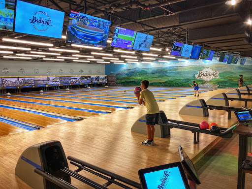 Bowling Alley «Village Lanes Bowling Center», reviews and photos, 49 Catoctin Cir SE, Leesburg, VA 20175, USA