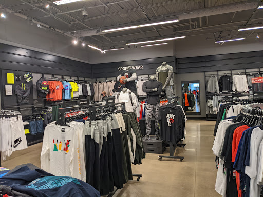 Clothing Store «Nike Factory Store», reviews and photos, 2950 I-20 Frontage Rd #755, Grand Prairie, TX 75052, USA