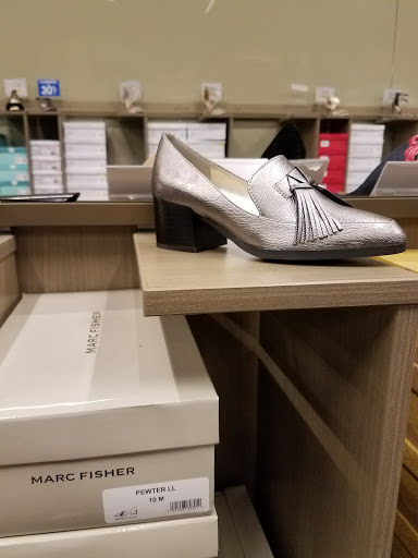 Shoe Store «DSW Designer Shoe Warehouse», reviews and photos, 4910 S Baldwin Rd, Lake Orion, MI 48359, USA