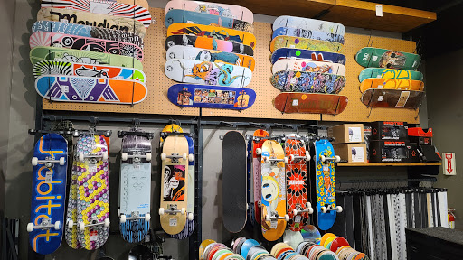 Clothing Store «Zumiez», reviews and photos, 3401 Dale Rd #247b, Modesto, CA 95356, USA