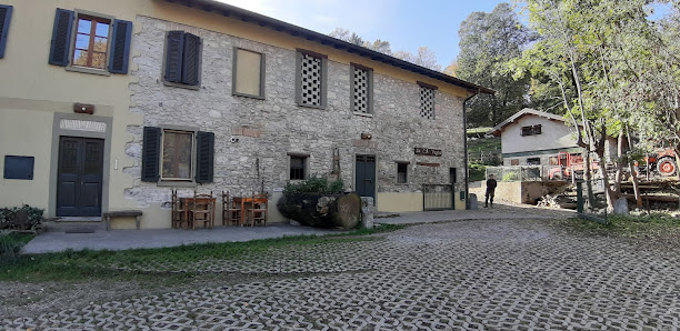 La Cá Vegia Via Romeo-Emilia Lanfranconi, 22020 Pellio Intelvi CO, Italia