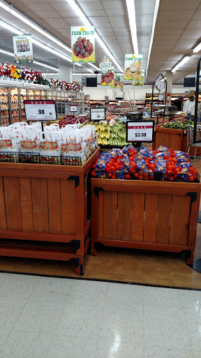 Grocery Store «J & J Foods», reviews and photos, 1075 Jesse Jewell Pkwy, Gainesville, GA 30501, USA