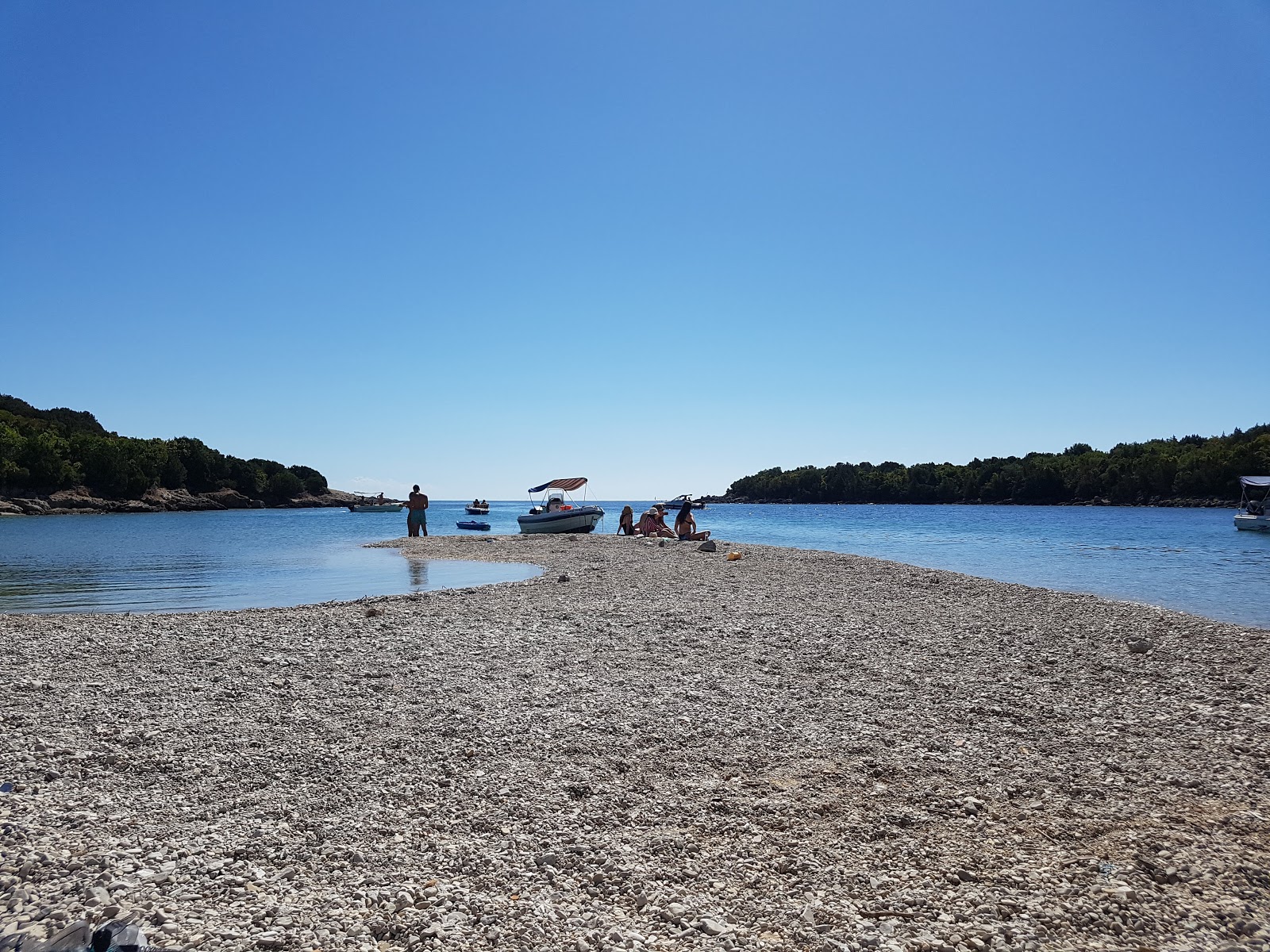 Foto di Diapori beach con baia piccola