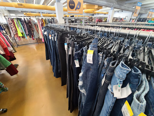 Thrift Store «Goodwill Store», reviews and photos, 23740 El Toro Rd e, Lake Forest, CA 92630, USA