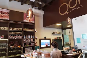 Qoy Lounge 23 - Cafeteira e Restaurante image
