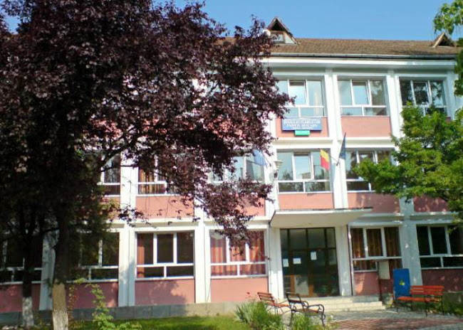 Școala Gimnazială Pamfil Șeicaru