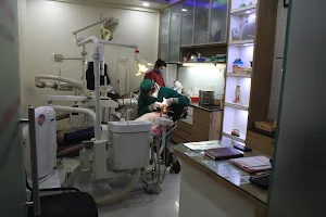 डॉ लढ्ढा' ज सुपरस्माईल मल्टीस्पेशलिटी डेंटल क्लिनिक Dr Laddha's Supersmile multispeciality dental clinic and implant center image