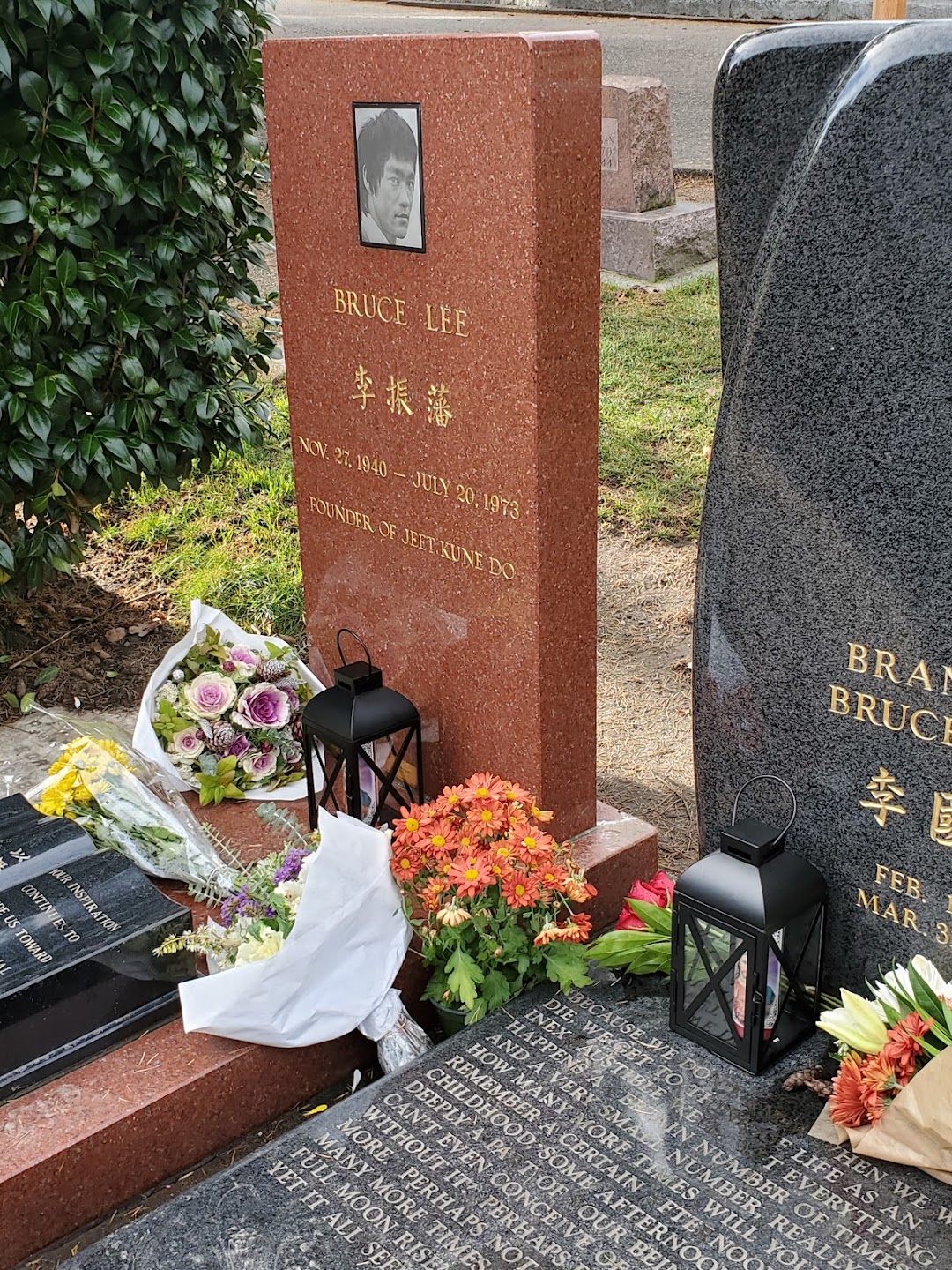 Bruce Lee and Brandon Lee Grave Sites