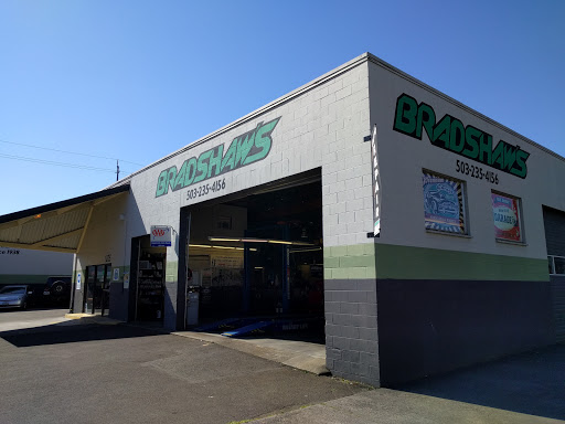 Auto Repair Shop «Bradshaws Auto Repair - Hawthorne», reviews and photos, 1025 SE Hawthorne Blvd, Portland, OR 97214, USA