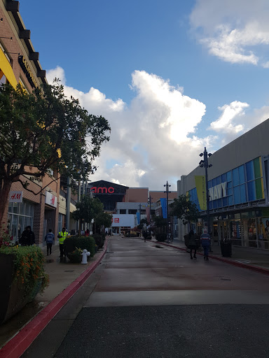 Clothing Store «Old Navy», reviews and photos, 5625 Bay St, Emeryville, CA 94608, USA