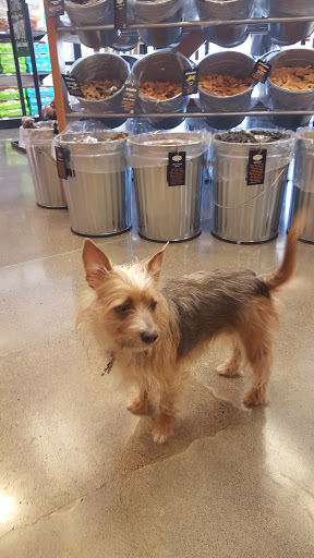 Pet Supply Store «Mud Bay», reviews and photos, 2100 SE 164th Ave, Vancouver, WA 98683, USA