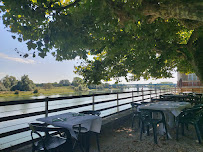 Atmosphère du Restaurant Beau Rivage à Allerey-sur-Saône - n°1