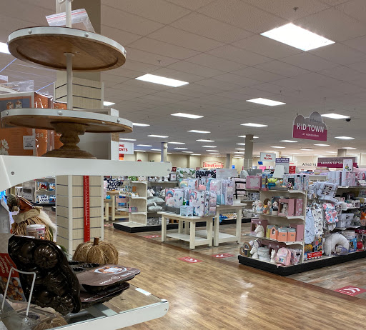 Department Store «HomeGoods», reviews and photos, 5530 Reseda Blvd, Tarzana, CA 91356, USA