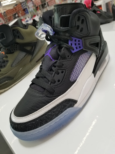 Shoe Store «WSS», reviews and photos, 104 W Foothill Blvd, Rialto, CA 92376, USA