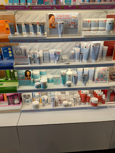 Cosmetics Store «SEPHORA», reviews and photos, 1950 Northern Blvd, Manhasset, NY 11030, USA