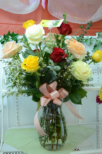 Florist «Chapel Hill Florist», reviews and photos, 2913 IL-120, McHenry, IL 60051, USA