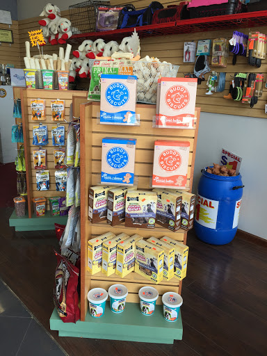 Pet Supply Store «Pets Food Grooming & Supplies», reviews and photos, 374 South St, Newark, NJ 07105, USA