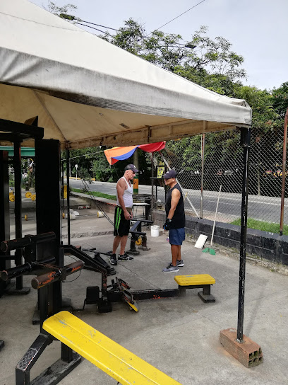 Las barras de Ico envigado. Urban Gym. Interacció - Uribe Angel, Envigado, Antioquia, Colombia