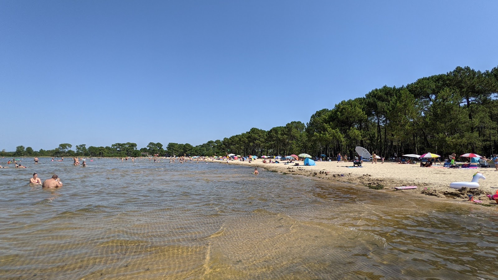 Photo of Plage Centrale Lac Biscarrosse with spacious shore