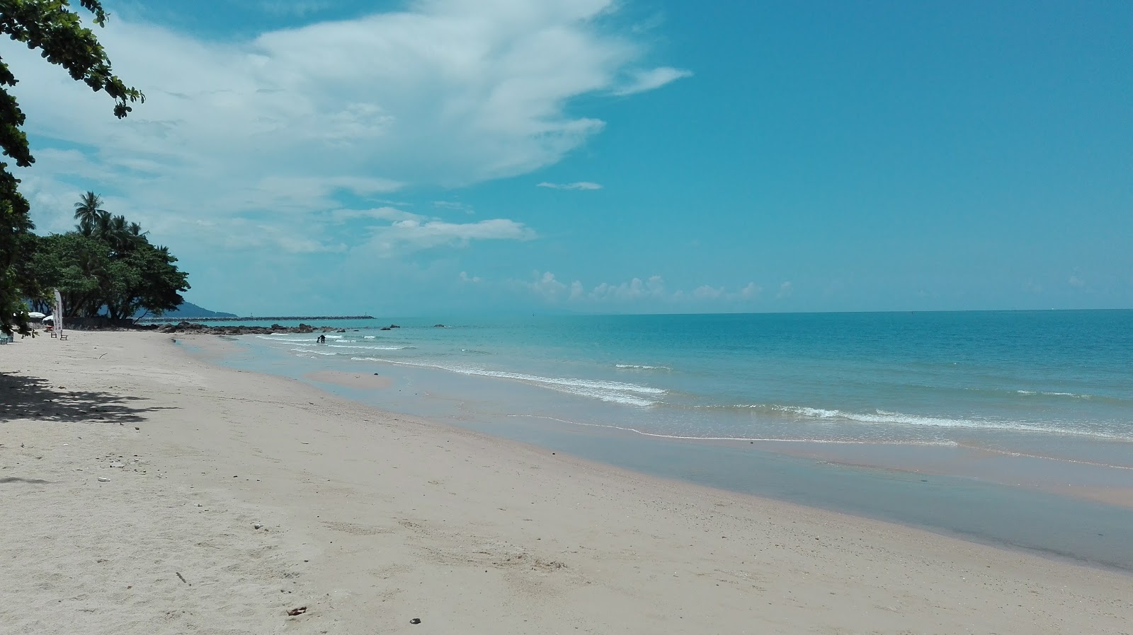 Sichon Beach的照片 带有碧绿色纯水表面
