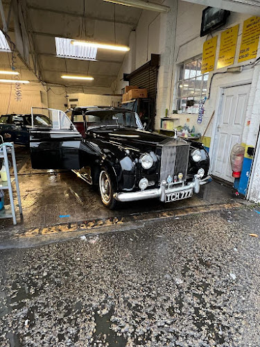 F1 Woking Car Wash