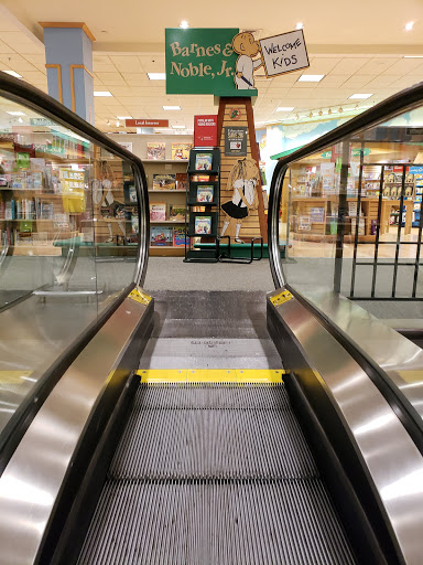 Shopping Mall «Foothills Mall», reviews and photos, 7401 N la Cholla Blvd, Tucson, AZ 85741, USA