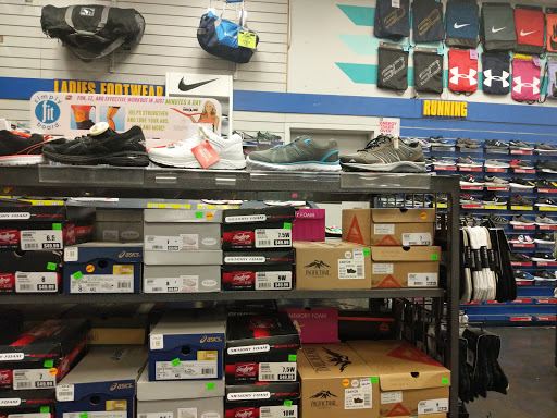 Sporting Goods Store «Big 5 Sporting Goods», reviews and photos, 1630 Mt Diablo Blvd, Walnut Creek, CA 94596, USA