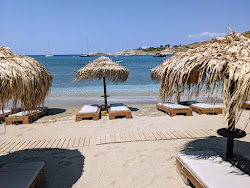 Φωτογραφία του Παραλία Μπούρι και η εγκατάσταση