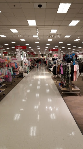 Department Store «Target», reviews and photos, 3850 Hempstead Turnpike, Levittown, NY 11756, USA