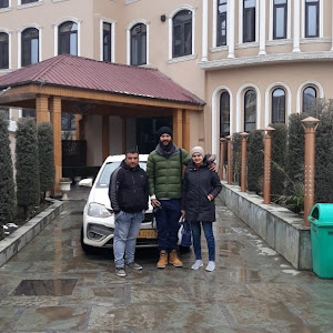 Taxi Booking In Kashmir - Kashmir Car Rentals -srinagar Airport Taxi - Car Rental Srinagar Airport photo