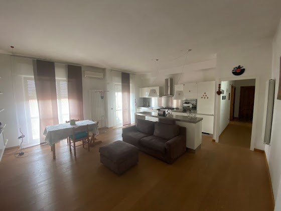 Photo Appartamento per vacanza in affitto Appartamento Panoramico Nepi Centro 01036 Nepi