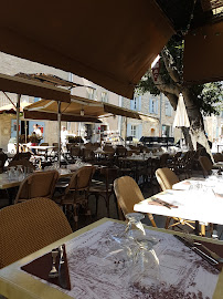Atmosphère du Restaurant français Café de la Poste à Goult - n°6