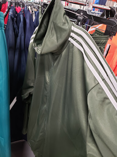 Clothing Store «K&G Fashion Superstore», reviews and photos, 2535 95th St, Evergreen Park, IL 60805, USA