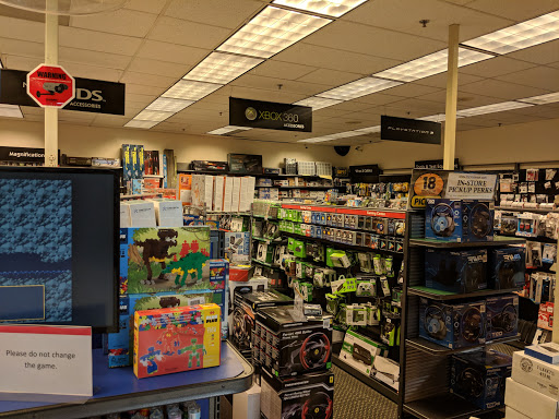 Micro Center image