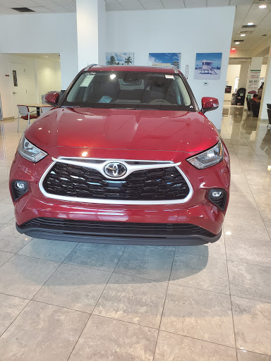 Toyota Dealer «AutoNation Toyota Weston», reviews and photos, 4050 Weston Rd, Davie, FL 33331, USA