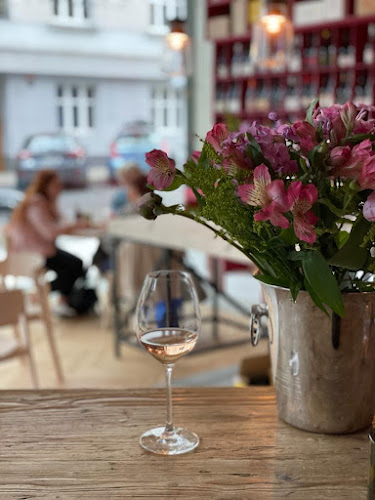 Na břehu Rhôny magasin Komunardů Otevírací doba