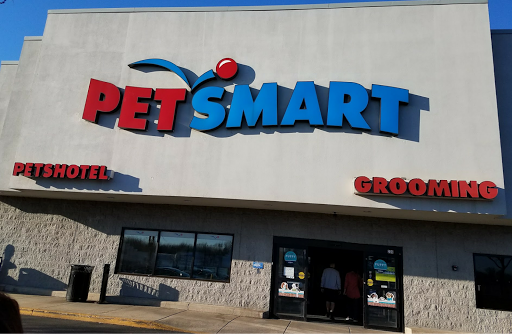 Pet Supply Store «PetSmart», reviews and photos, 220 Commerce Blvd, Fairless Hills, PA 19030, USA