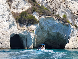 Photo de Marathonisi Caves situé dans une zone naturelle