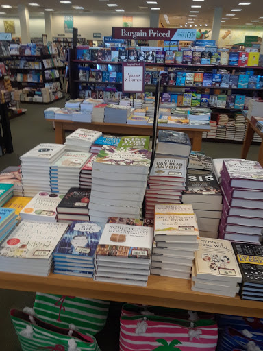 Book Store «Barnes & Noble», reviews and photos, 1738 Hill Rd N, Pickerington, OH 43147, USA